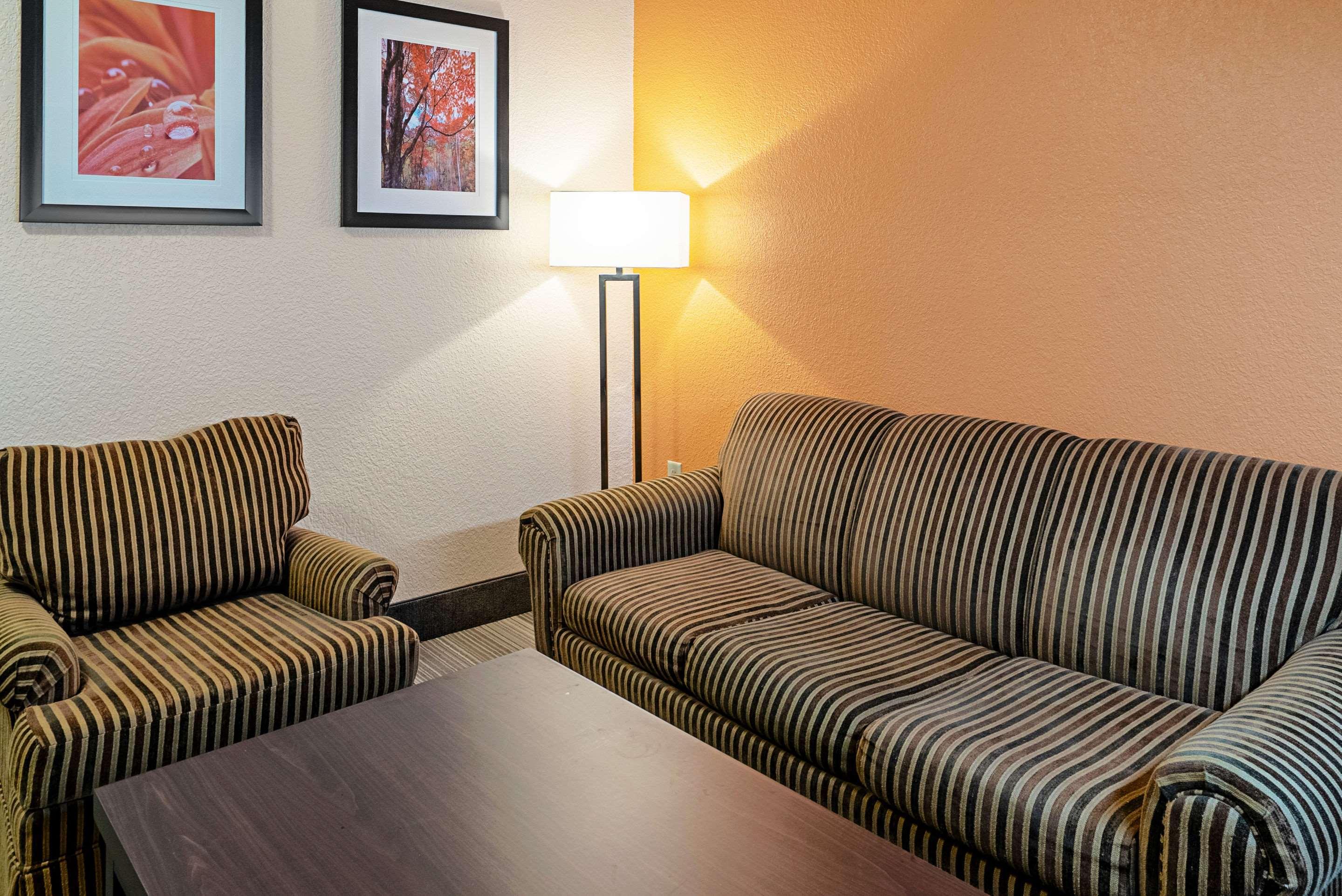 Quality Inn & Suites Robbinsville Eksteriør bilde