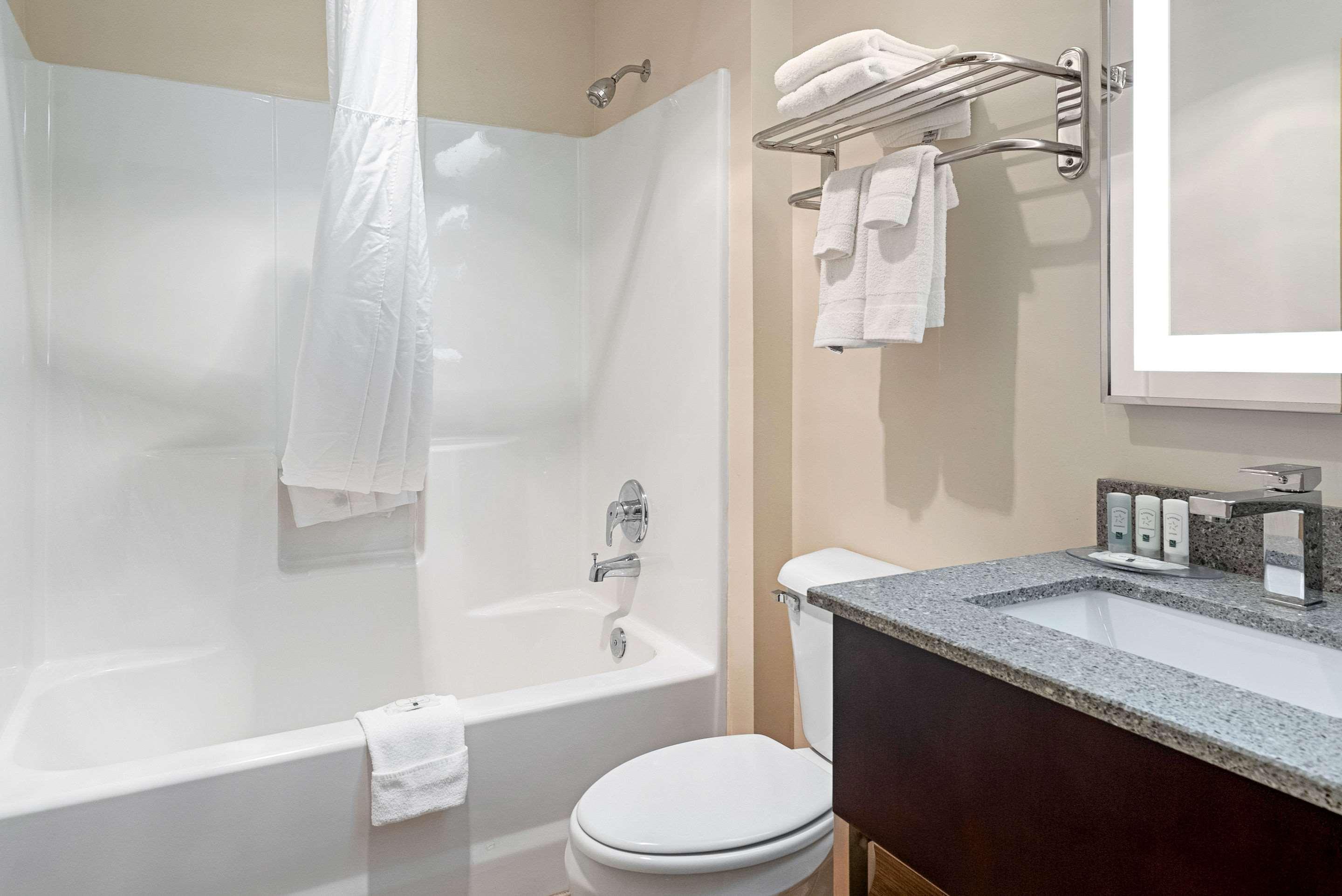 Quality Inn & Suites Robbinsville Eksteriør bilde