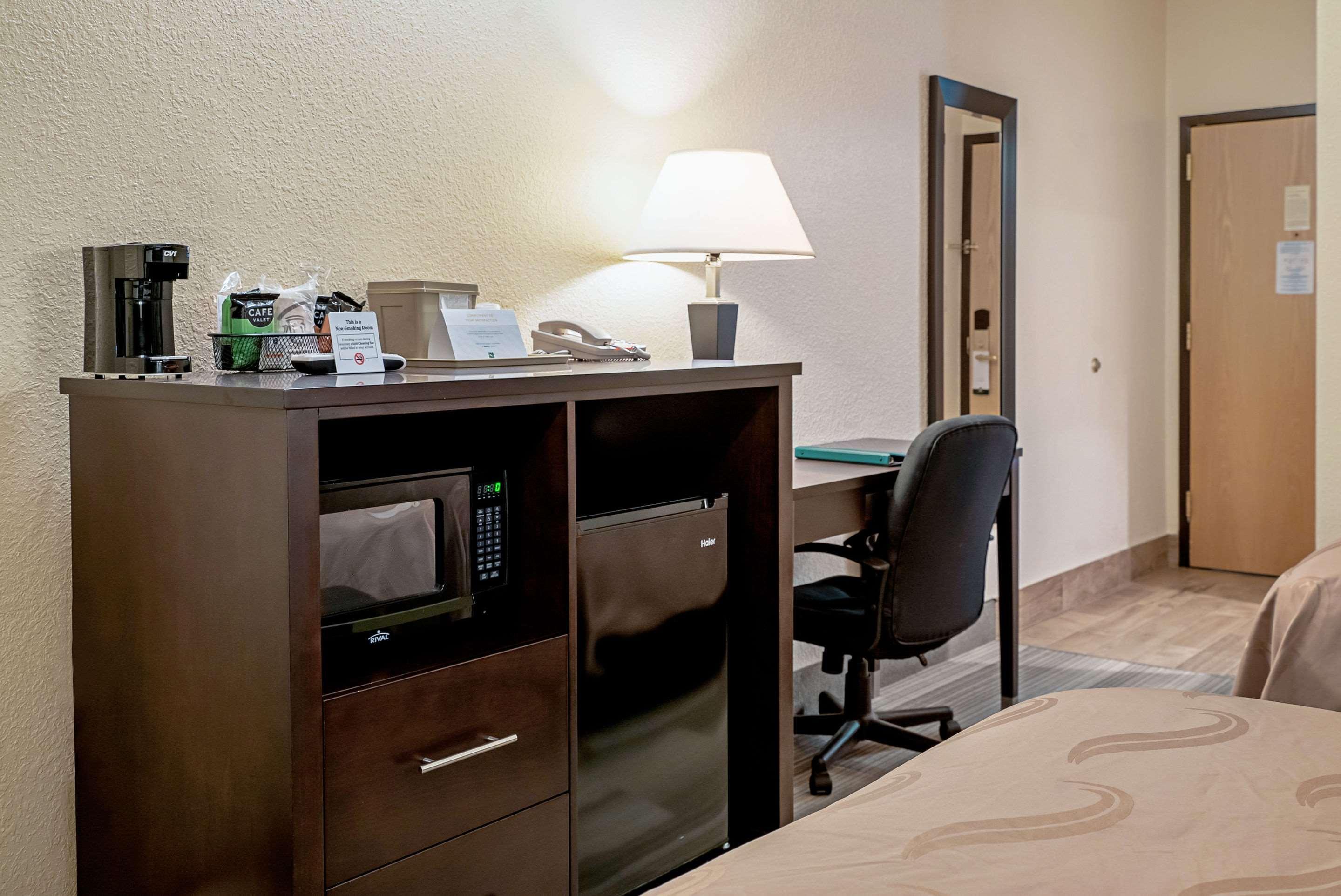 Quality Inn & Suites Robbinsville Eksteriør bilde