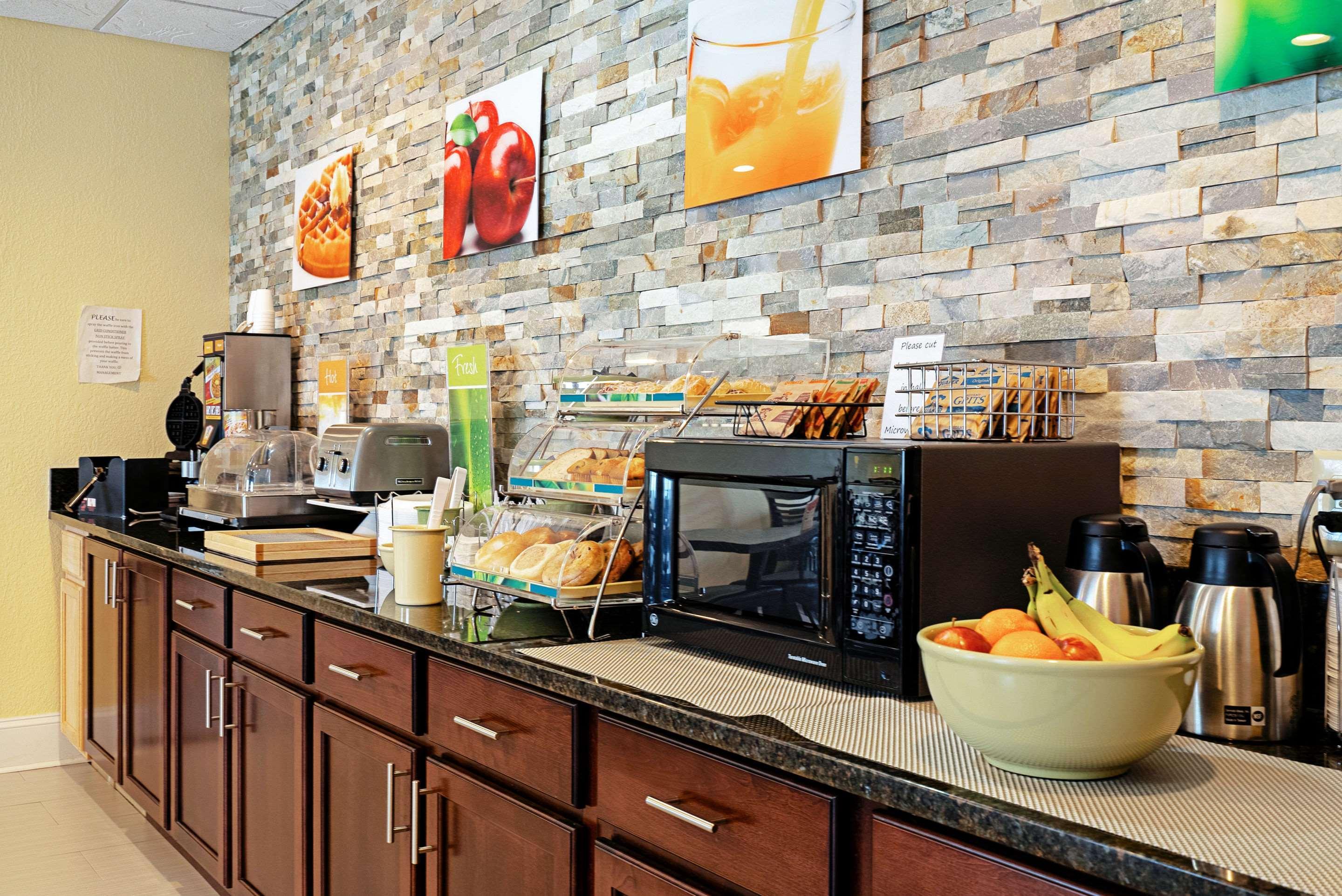 Quality Inn & Suites Robbinsville Eksteriør bilde