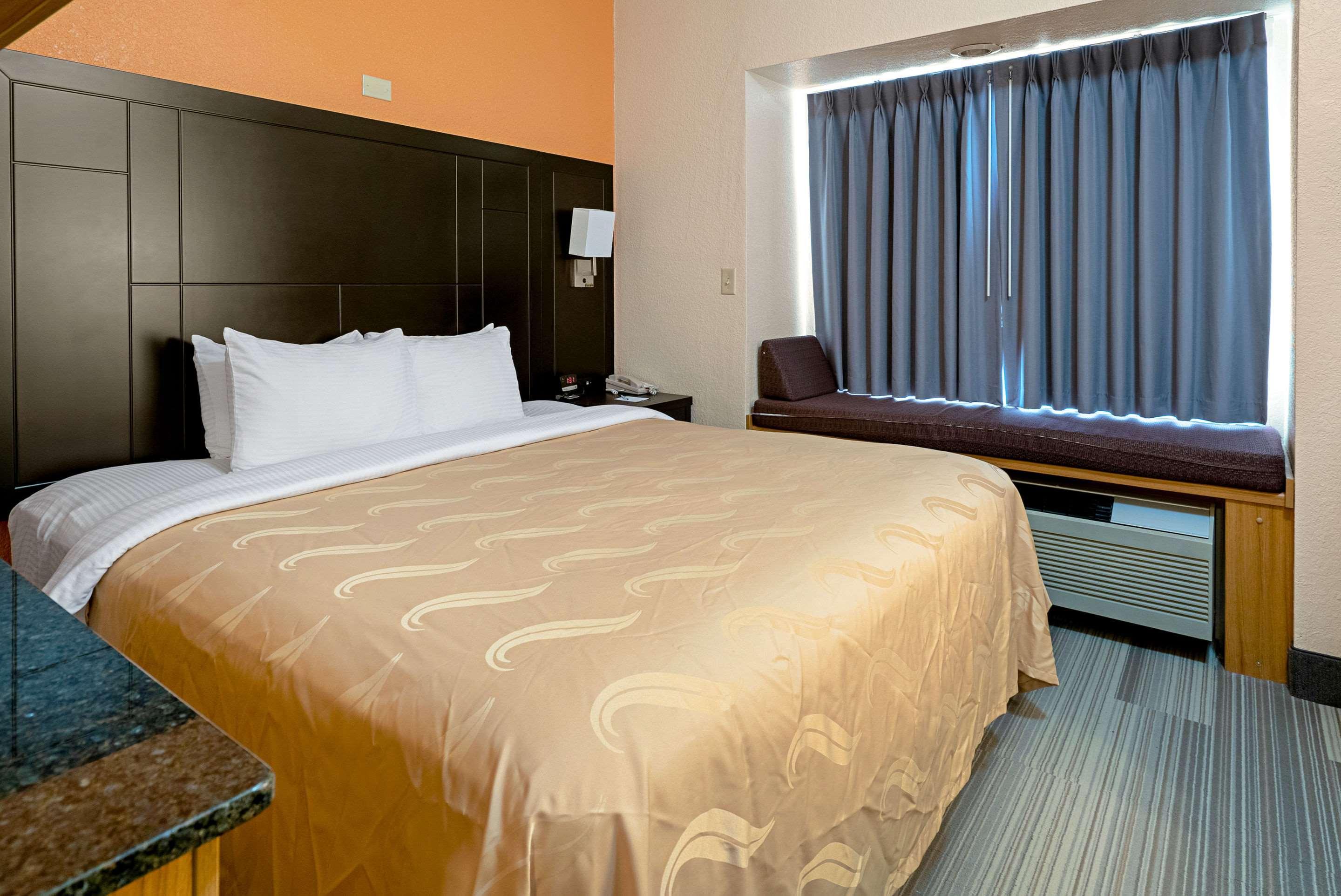 Quality Inn & Suites Robbinsville Eksteriør bilde