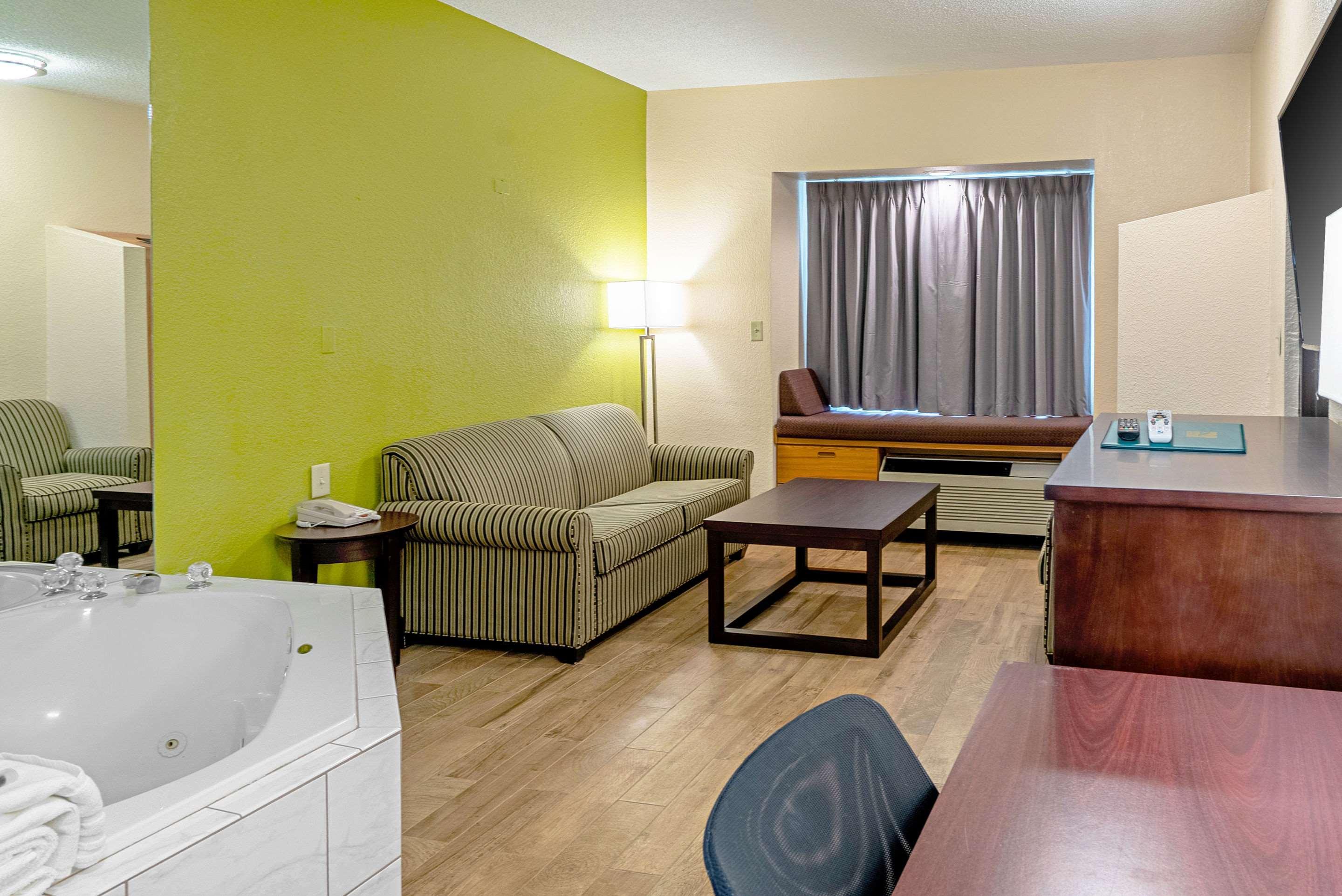 Quality Inn & Suites Robbinsville Eksteriør bilde