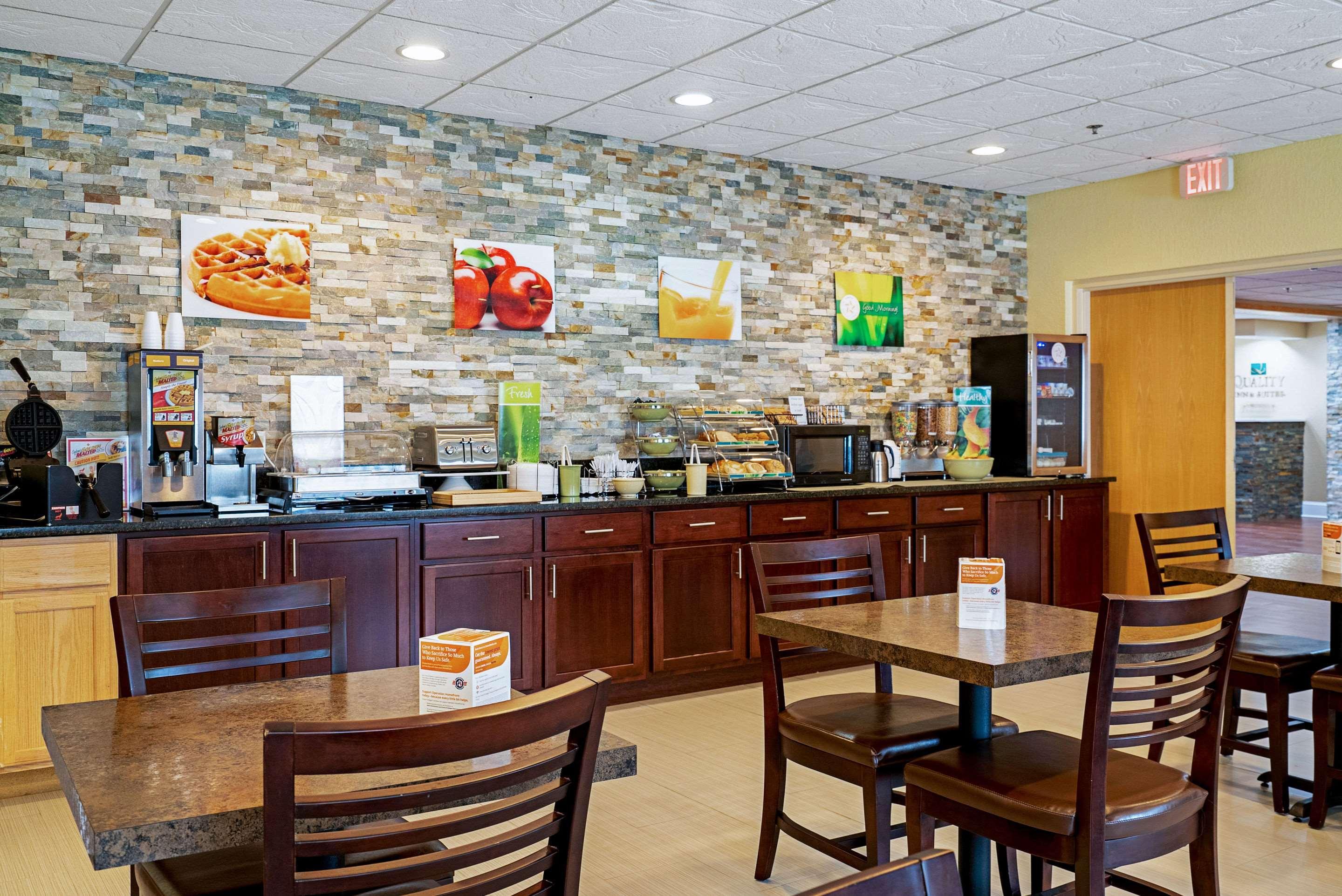 Quality Inn & Suites Robbinsville Eksteriør bilde