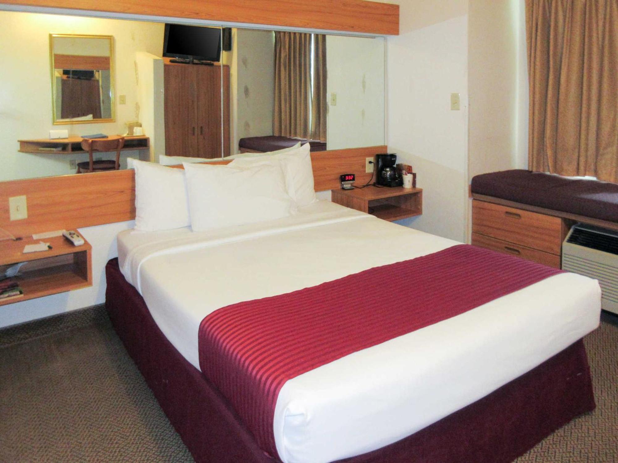 Quality Inn & Suites Robbinsville Eksteriør bilde