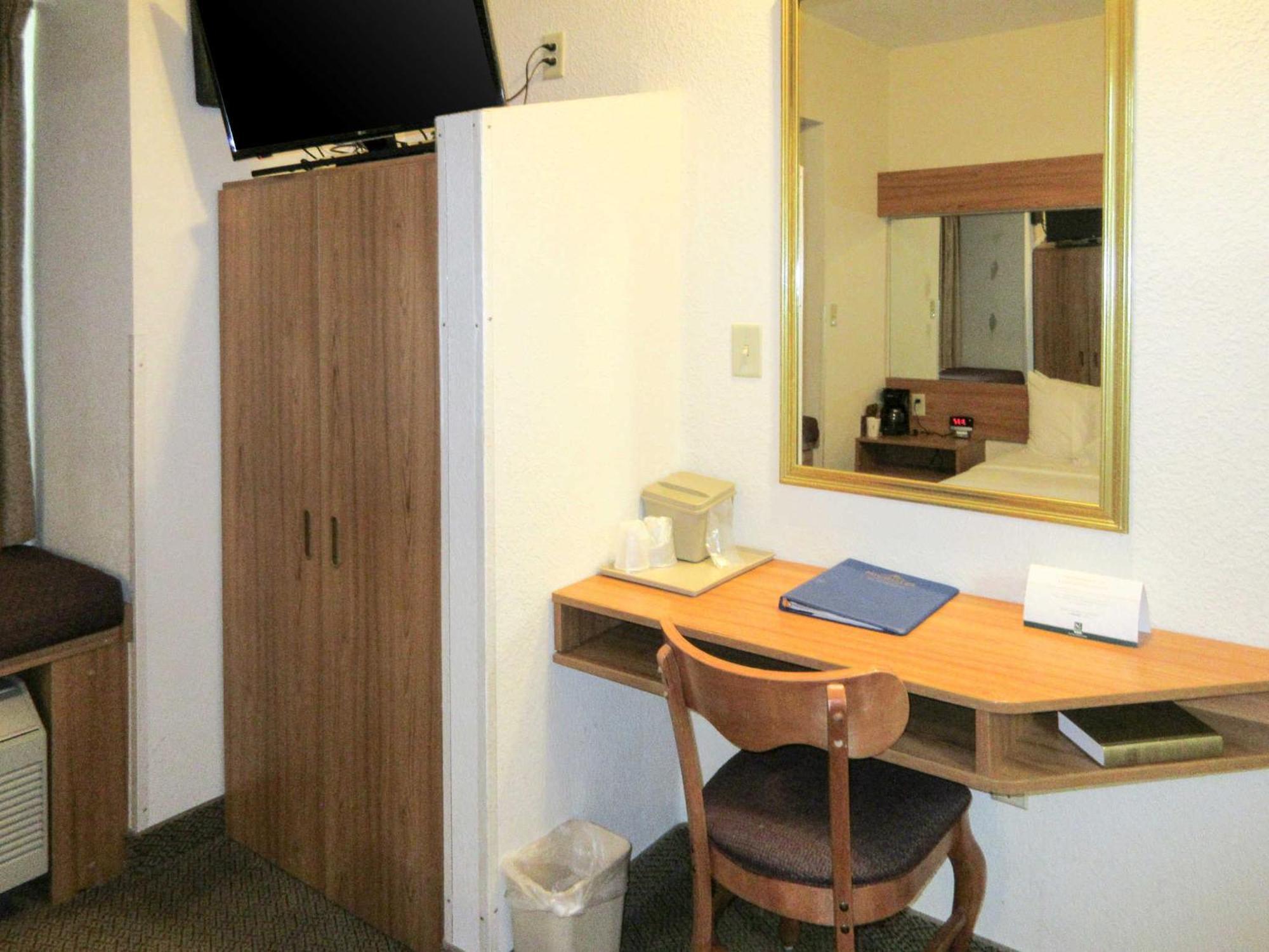 Quality Inn & Suites Robbinsville Eksteriør bilde