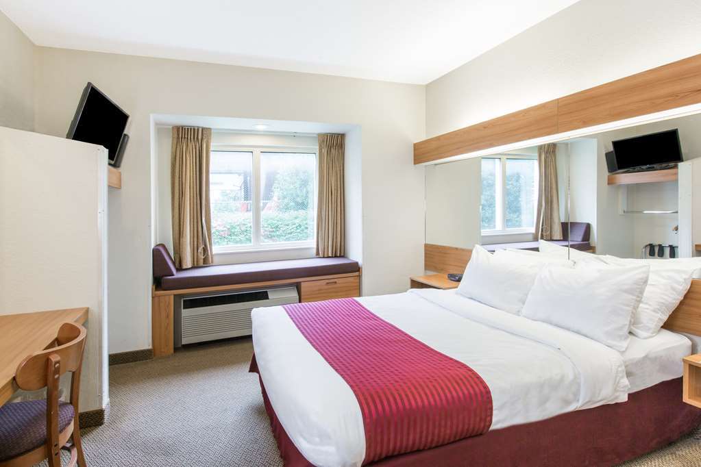 Quality Inn & Suites Robbinsville Rom bilde