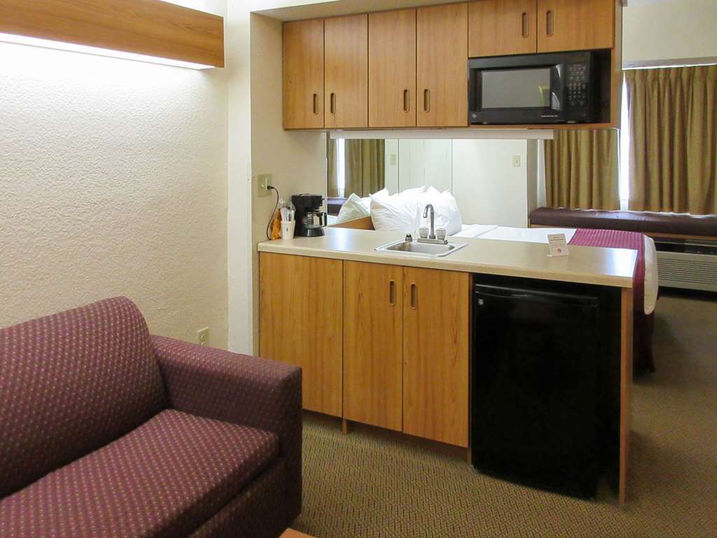 Quality Inn & Suites Robbinsville Rom bilde